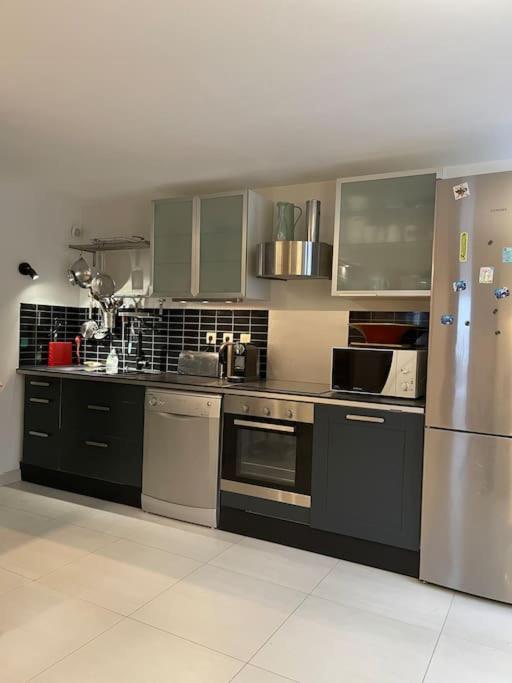Le Sarana : 75M2, Calme, Belle Vue Avec Terrasse. Apartment Лес дьо Алпс Екстериор снимка