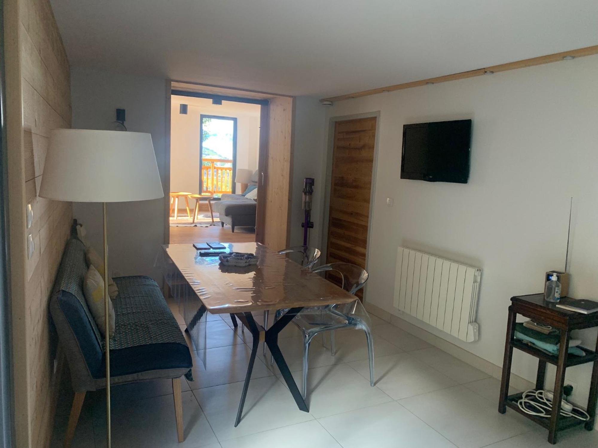 Le Sarana : 75M2, Calme, Belle Vue Avec Terrasse. Apartment Лес дьо Алпс Екстериор снимка