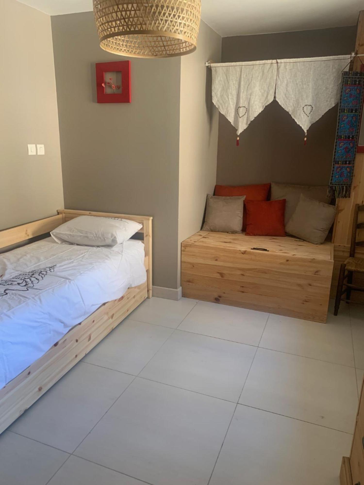 Le Sarana : 75M2, Calme, Belle Vue Avec Terrasse. Apartment Лес дьо Алпс Екстериор снимка